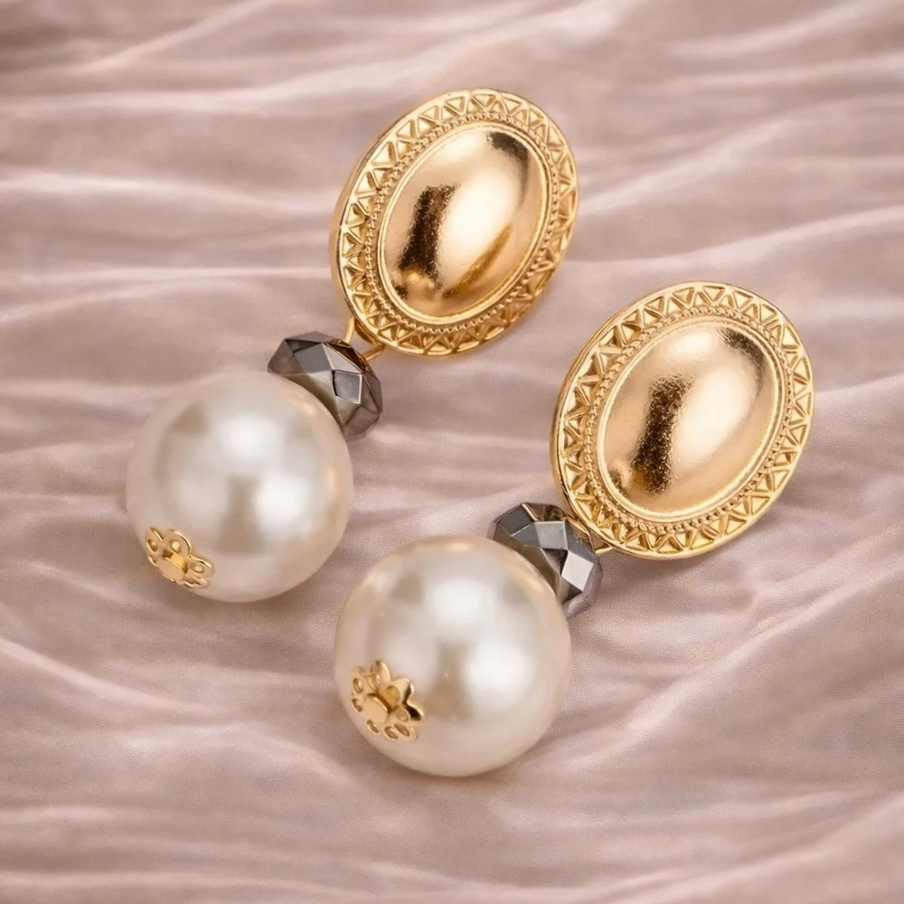 Vintage Gold Oval Button Pearl Earrings
